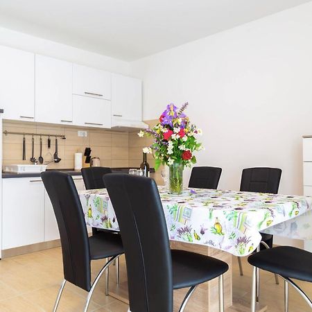 קסטב Apartments Raspolic מראה חיצוני תמונה