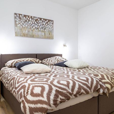 קסטב Apartments Raspolic מראה חיצוני תמונה