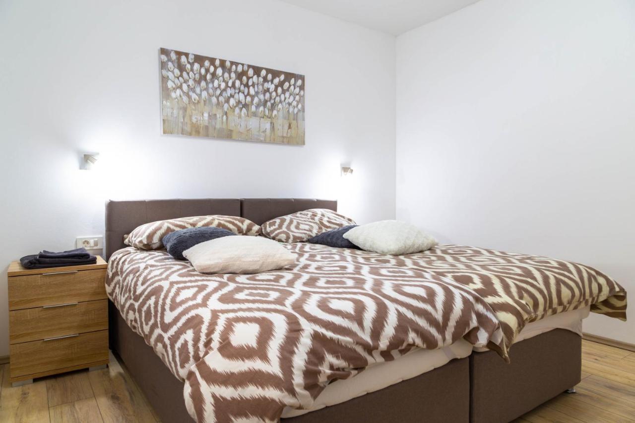 קסטב Apartments Raspolic מראה חיצוני תמונה