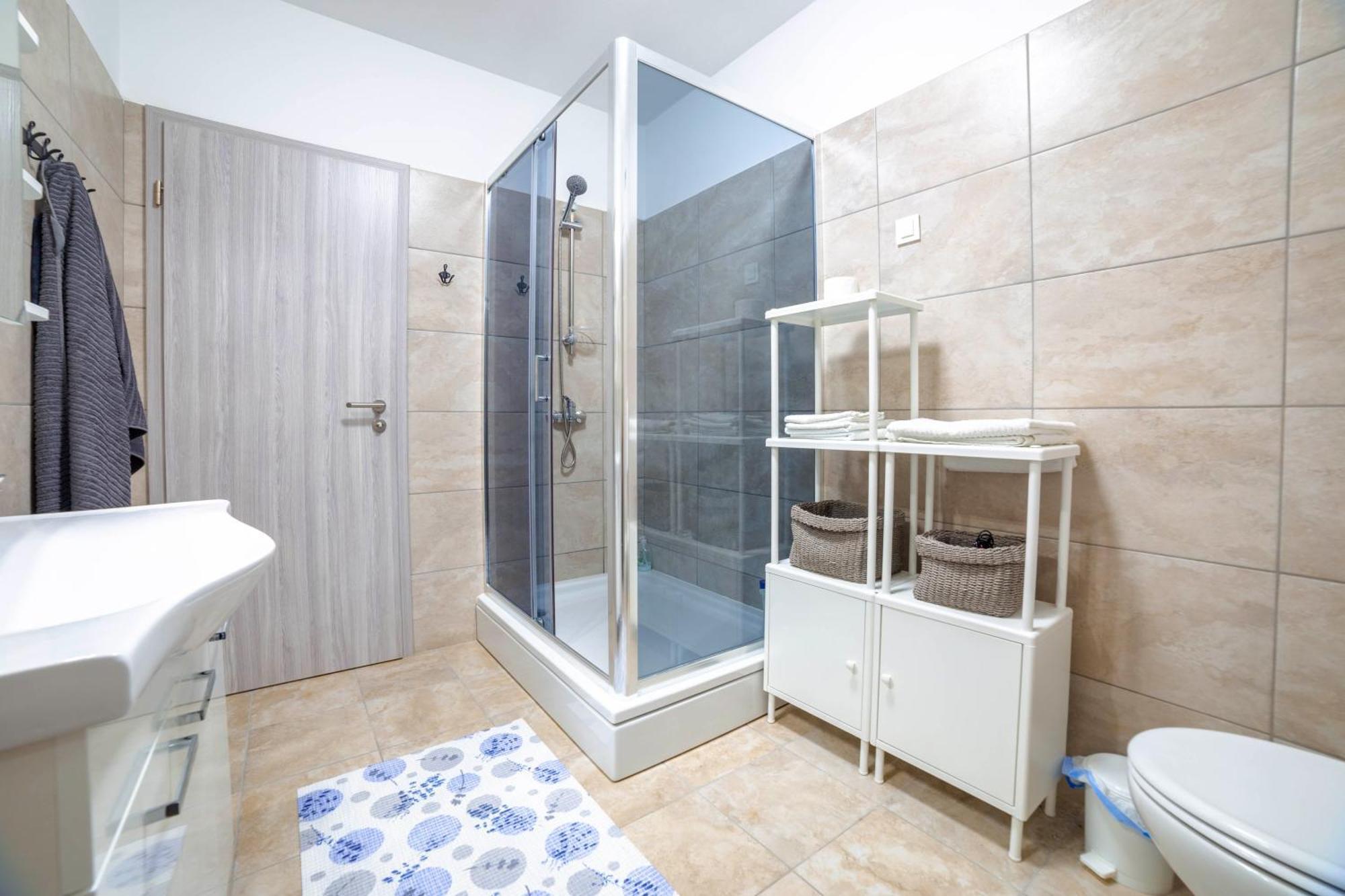 קסטב Apartments Raspolic מראה חיצוני תמונה