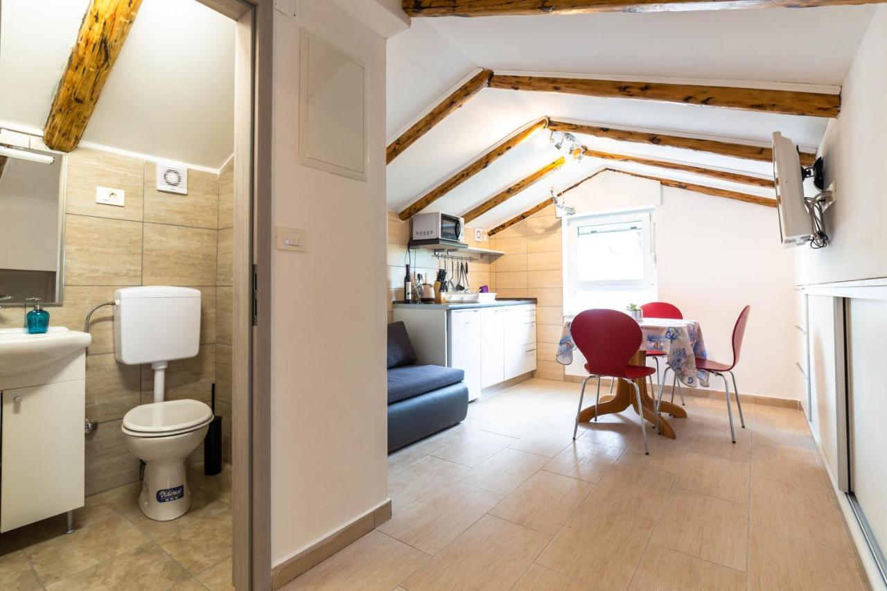קסטב Apartments Raspolic מראה חיצוני תמונה