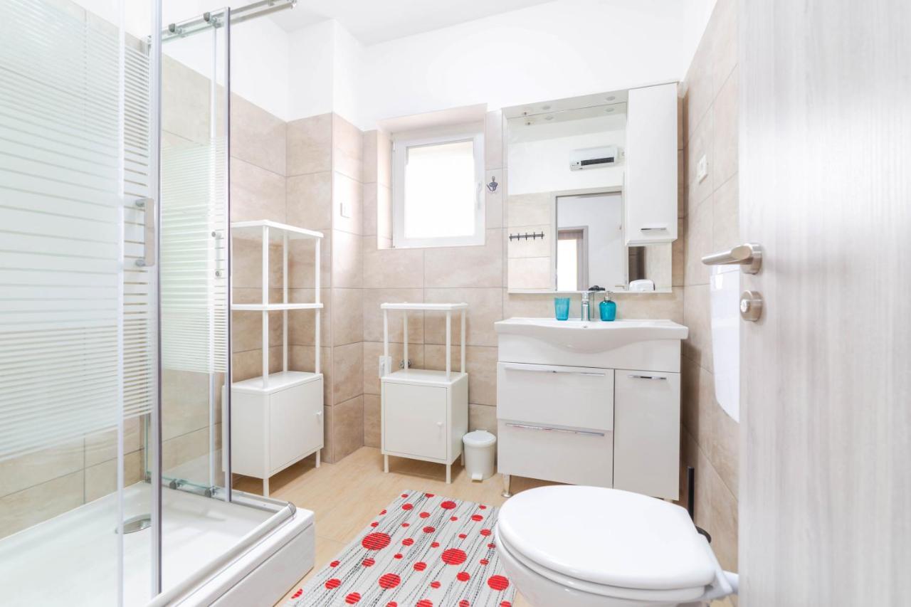 קסטב Apartments Raspolic מראה חיצוני תמונה