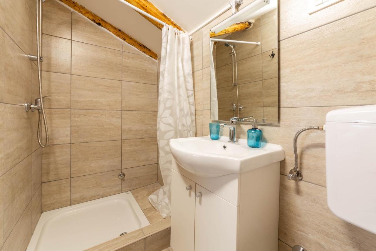 קסטב Apartments Raspolic מראה חיצוני תמונה