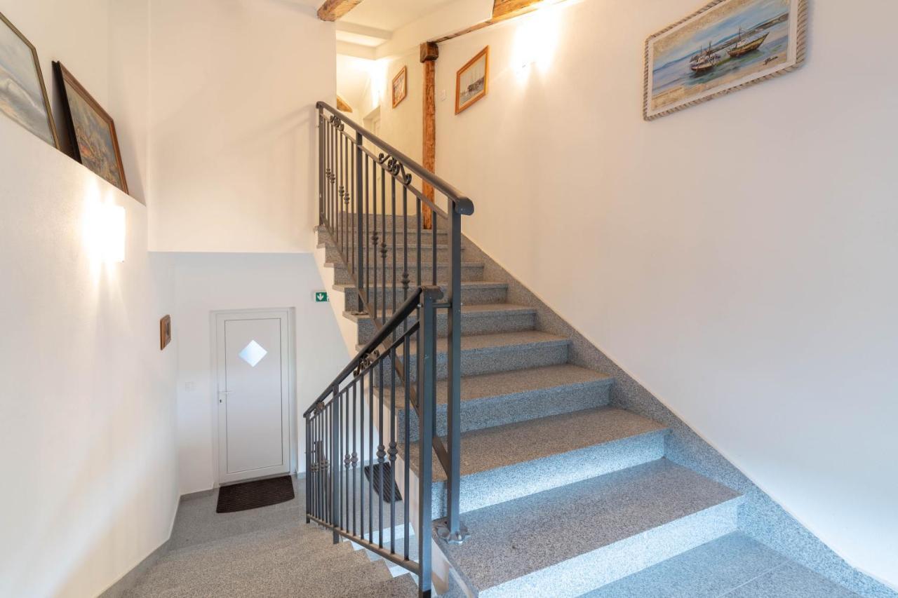 קסטב Apartments Raspolic מראה חיצוני תמונה