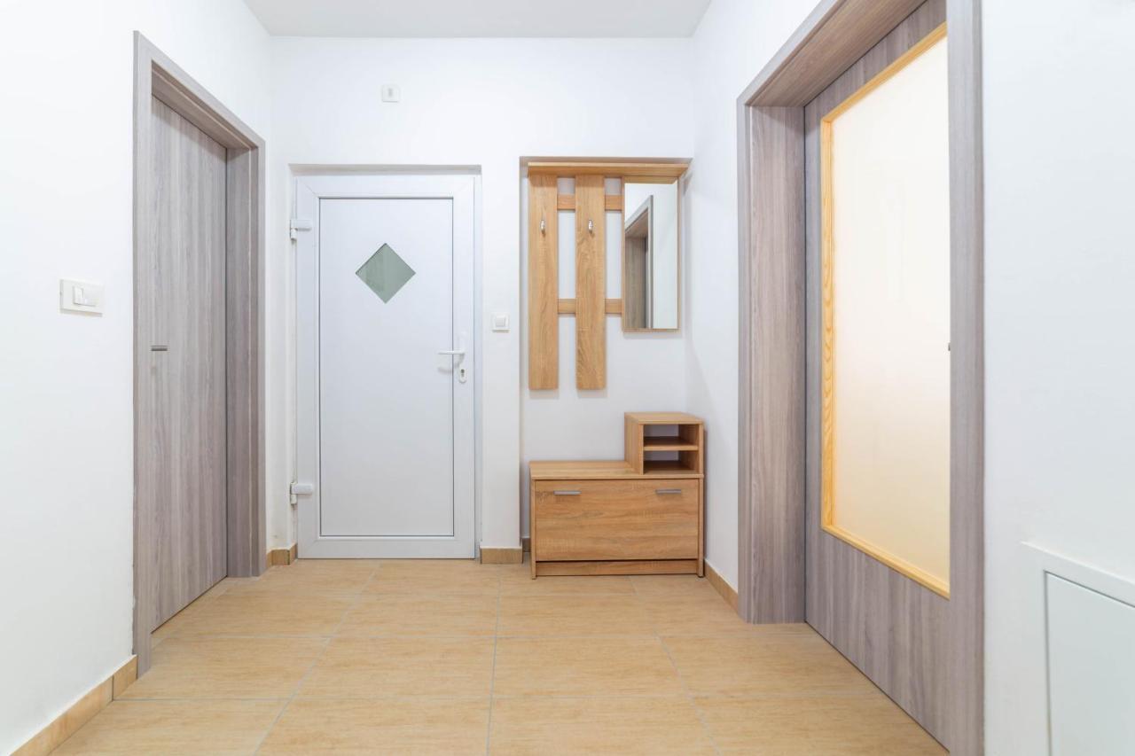 קסטב Apartments Raspolic מראה חיצוני תמונה