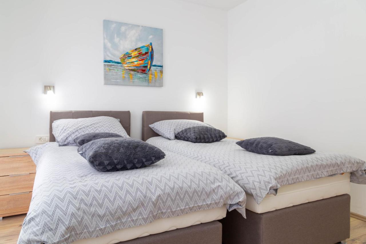 קסטב Apartments Raspolic מראה חיצוני תמונה