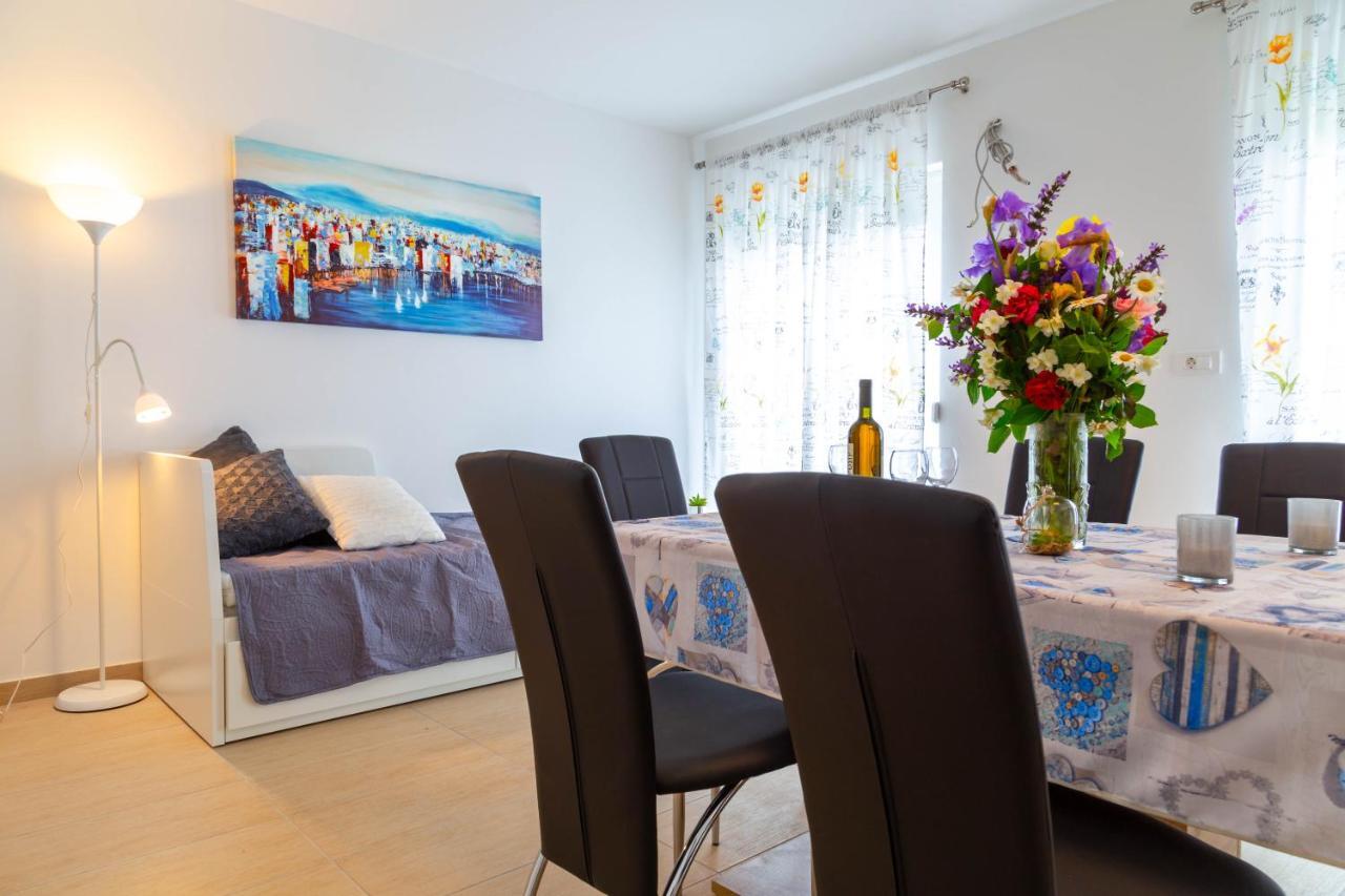 קסטב Apartments Raspolic מראה חיצוני תמונה